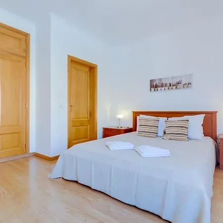 Collection Side - Oura 200 Meters Ferienhaus *